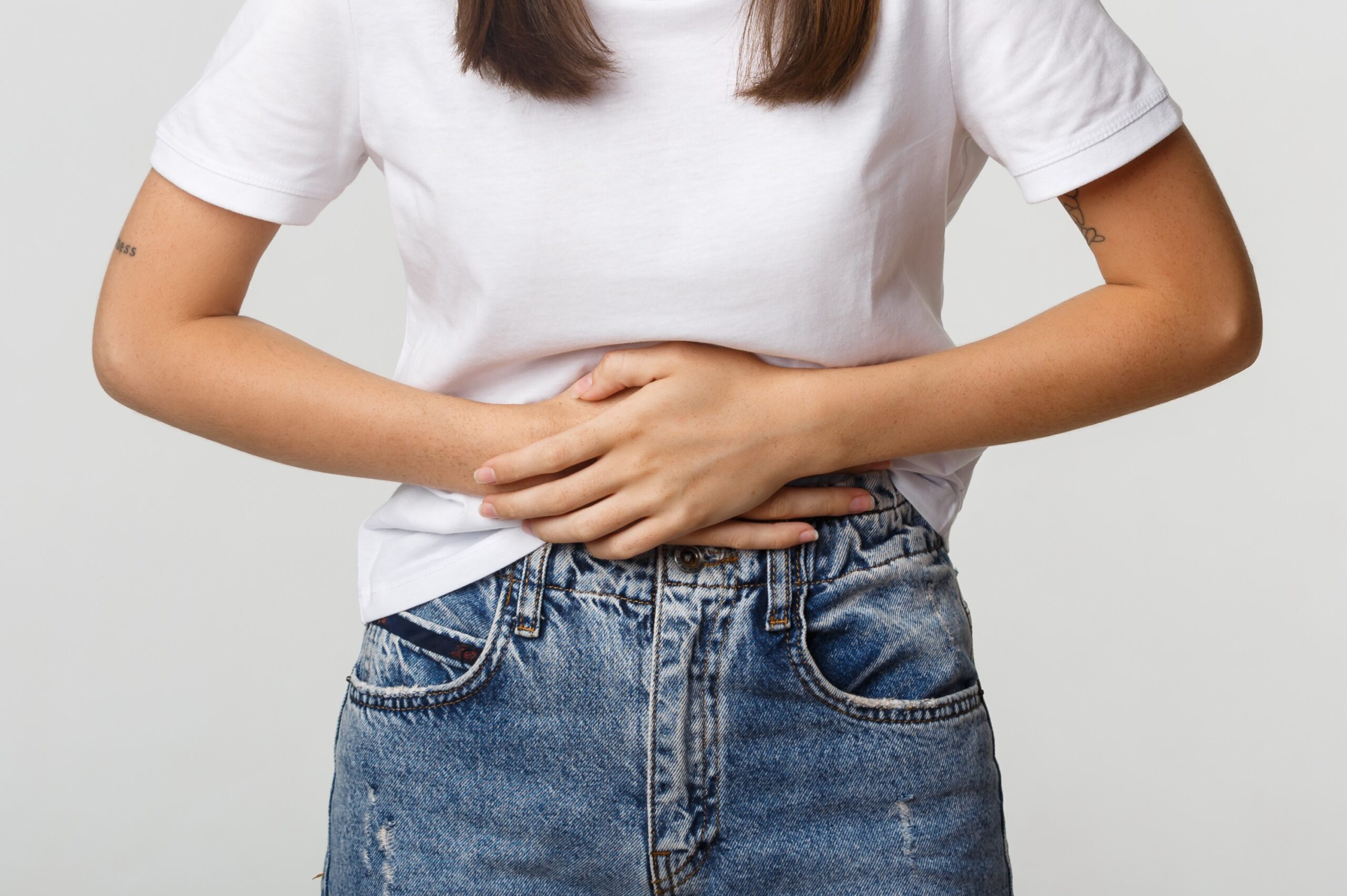 Ont i magen, uppblåst, svullen. Lågt elastase och matsmältning. Många IgG-reaktioner.